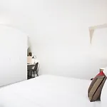 Apartment Charming 2Br-2Ba Between Le Marais & Le Louvre *