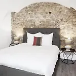 Apartment Charming 2Br-2Ba Between Le Marais & Le Louvre *