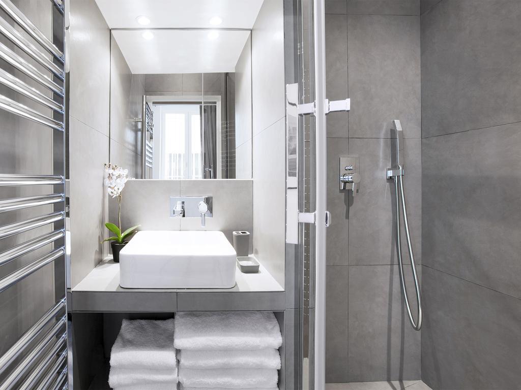 Charming 2br-2ba Between Le Marais & Le Louvre Parigi